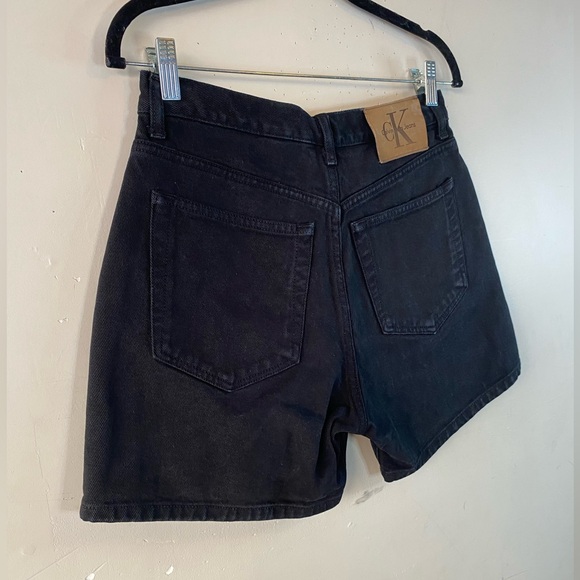Vintage Calvin Klein Black Mom Shorts High Waisted Button Fly Denim Size 9 (29W) - Picture 4 of 14